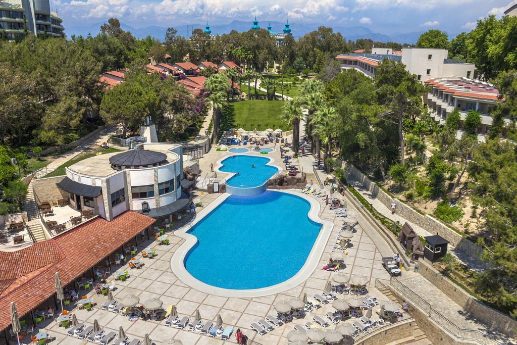 Resort Melas Village